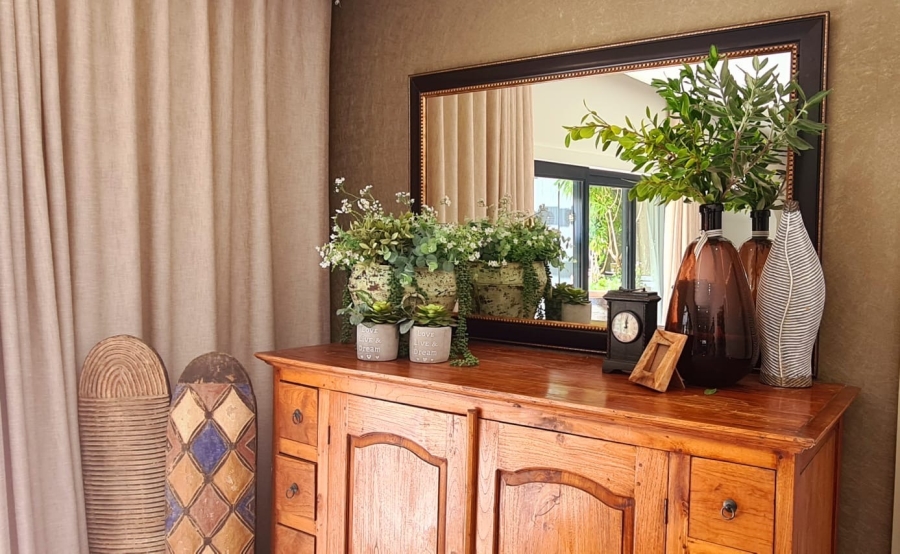 10 Bedroom Property for Sale in Bloubergstrand Western Cape
